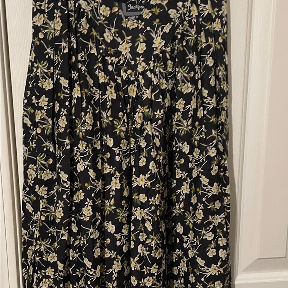 Floral Black Midi Dress - Picture 6 of 6